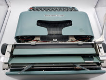 Load image into Gallery viewer, 1962 Olivetti-Underwood Studio 44