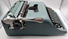 Load image into Gallery viewer, 1962 Olivetti-Underwood Studio 44