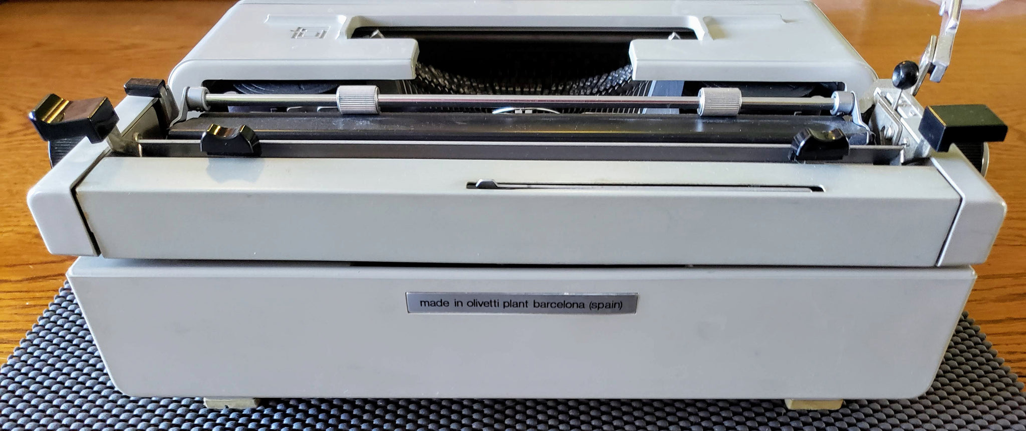 ▽※後右1071 Olivetti STUDIO 45 タイプライター Olivetti Studio 45 - myTypewriter.com